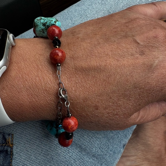 Turquoise and Red Beaded Bracelet - Picture 7 of 7